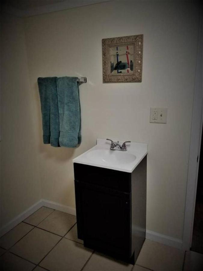 Cheap East Knoxville Basement Studio Exterior photo